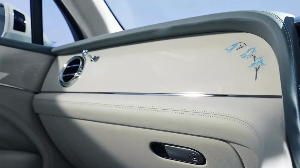 Bentley Bentayga Something Blue Collection by Mulliner: серия для Японии