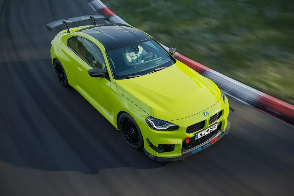 BMW M2: фирменный пакет M Performance Track Kit с аэродинамикой и регулируемой подвеской для гоночной трассы