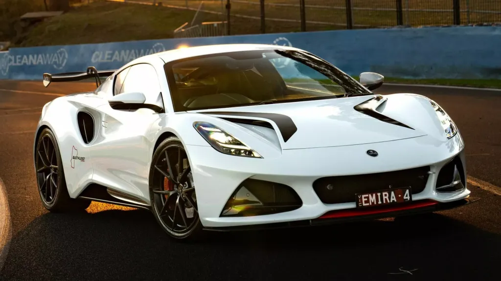 Lotus Emira Bathurst Edition: 375 кВт и 15 экземпляров для Австралии