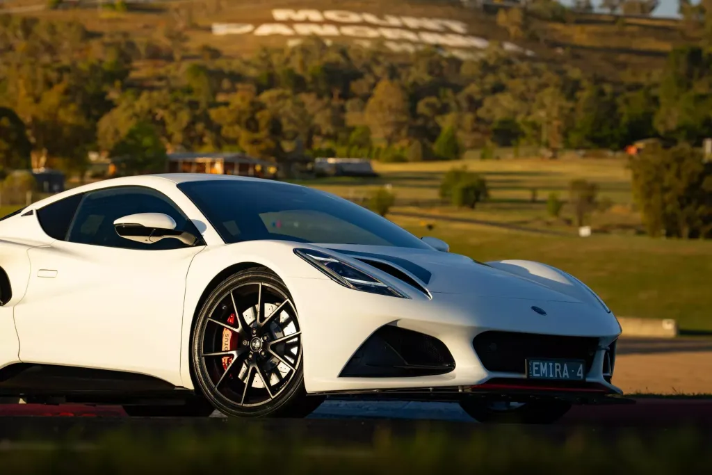 Lotus Emira Bathurst Edition: 375 кВт и 15 экземпляров для Австралии