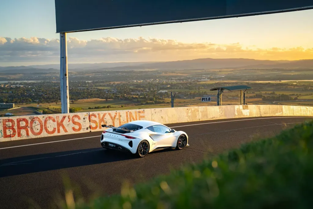Lotus Emira Bathurst Edition: 375 кВт и 15 экземпляров для Австралии