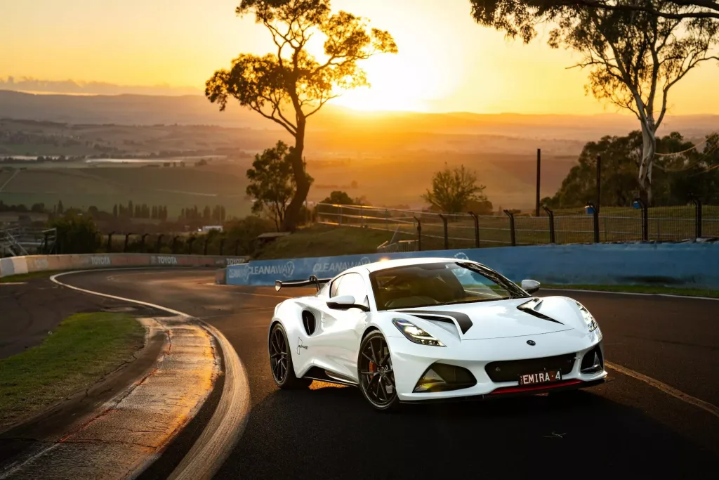 Lotus Emira Bathurst Edition: 375 кВт и 15 экземпляров для Австралии