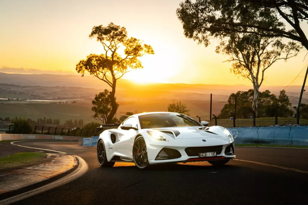 Lotus Emira Bathurst Edition: 375 кВт и 15 экземпляров для Австралии