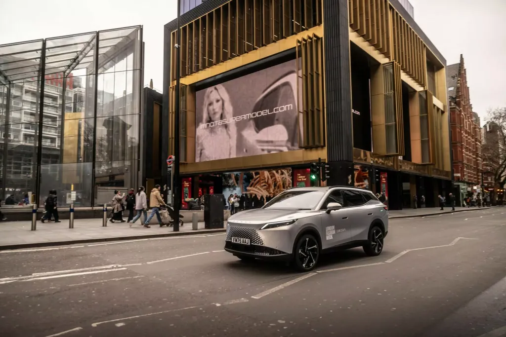 Omoda 7 в Великобритании — старт продаж, цены и характеристики