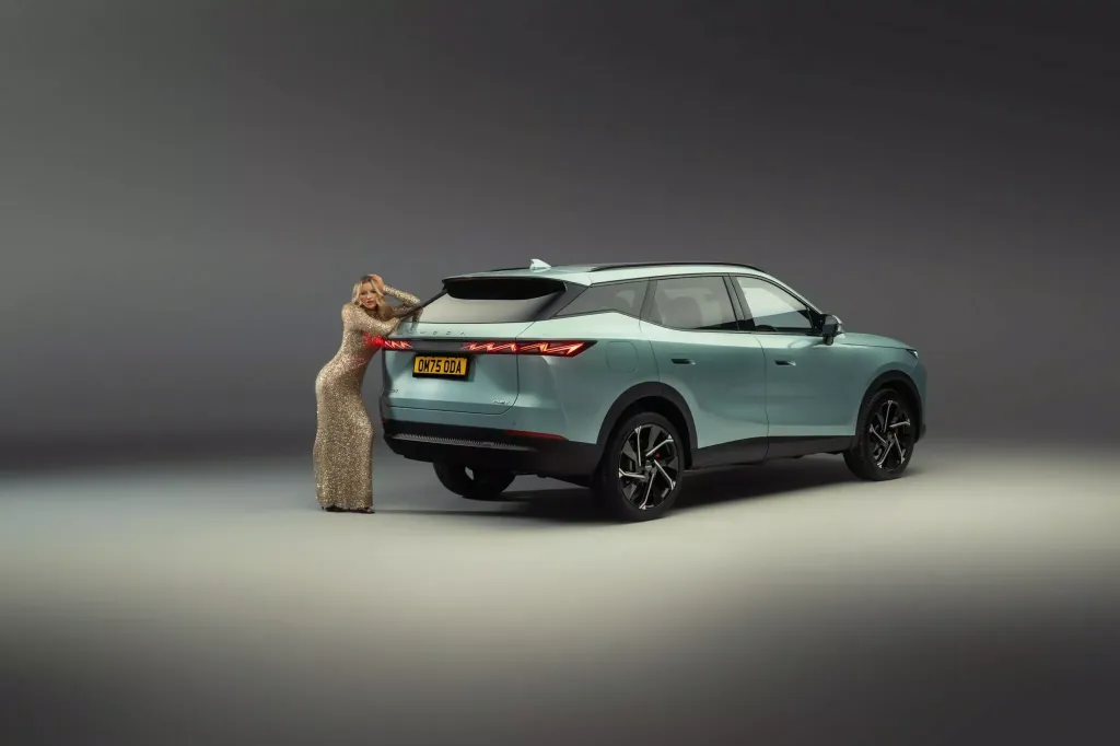 Omoda 7 в Великобритании — старт продаж, цены и характеристики