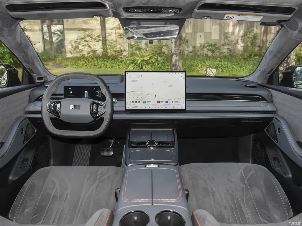 Новый Geely Galaxy Starshine 8 получил LiDAR, 225 км EV-запаса хода и продвинутый автопилот