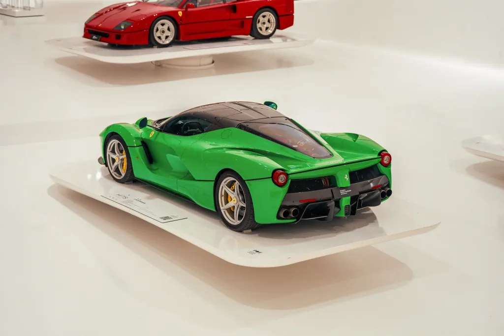 Единственный LaFerrari в цвете Signal Green выставят на аукцион RM Sotheby’s