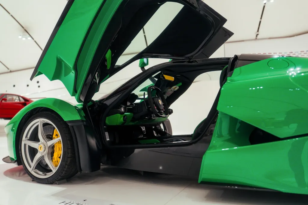Единственный LaFerrari в цвете Signal Green выставят на аукцион RM Sotheby’s