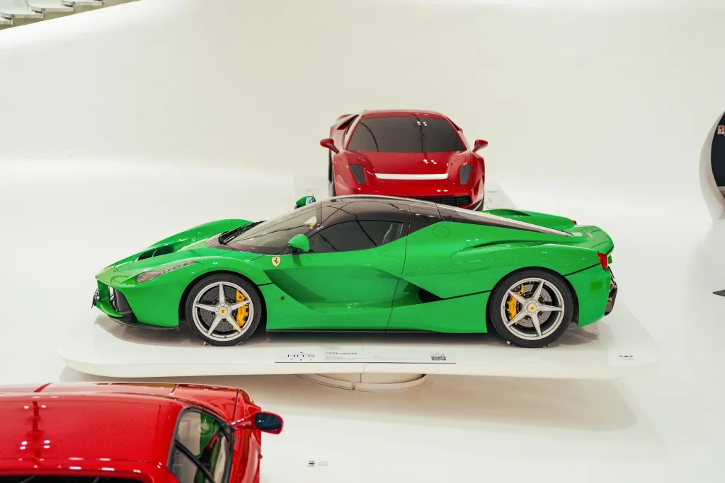 Единственный LaFerrari в цвете Signal Green выставят на аукцион RM Sotheby’s