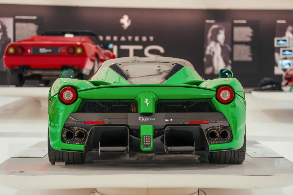 Единственный LaFerrari в цвете Signal Green выставят на аукцион RM Sotheby’s