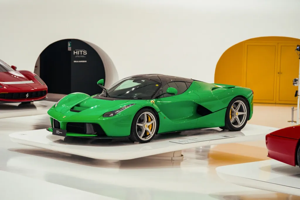 Единственный LaFerrari в цвете Signal Green выставят на аукцион RM Sotheby’s