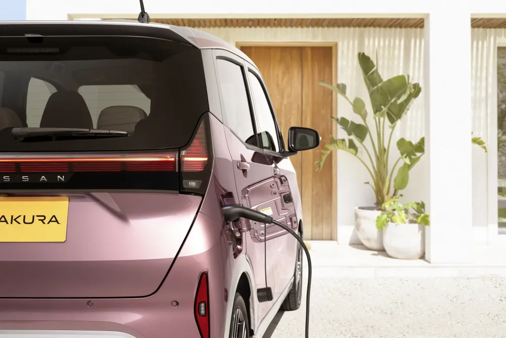 Nissan Sakura получил рестайлинг, цену от 1,87 млн иен и прежние 180 км хода