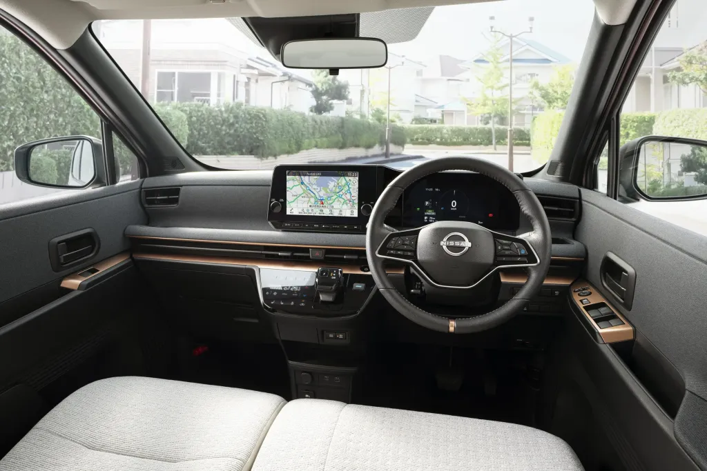 Nissan Sakura получил рестайлинг, цену от 1,87 млн иен и прежние 180 км хода