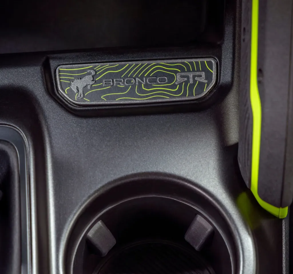 Ford раскрыл интерьер Bronco RTR с акцентами Hyper Lime