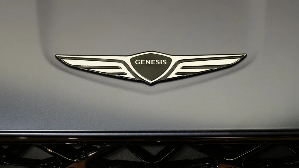 Genesis представил GV70 Prestige Graphite с темным декором
