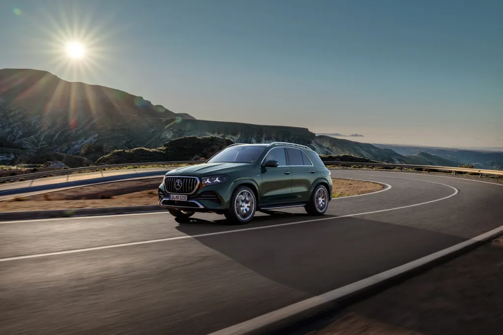 Новые Mercedes GLE и GLS получили крупный рестайлинг, три экрана MBUX и обновленную гамму моторов