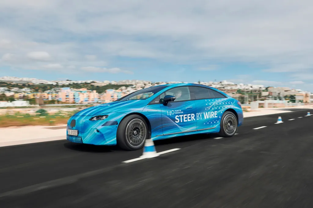 Mercedes готовит второй рестайлинг EQS с steer-by-wire и рулем-штурвалом