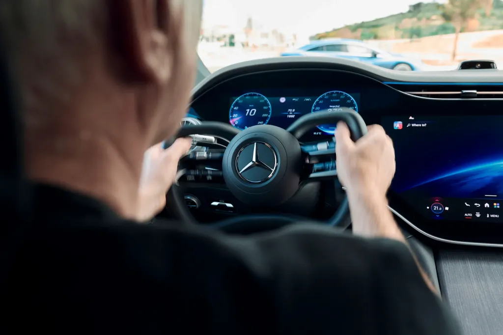 Mercedes готовит второй рестайлинг EQS с steer-by-wire и рулем-штурвалом