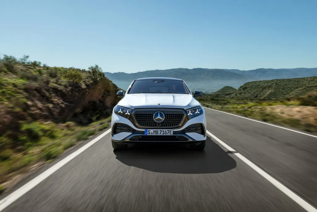 Новые Mercedes GLE и GLS получили крупный рестайлинг, три экрана MBUX и обновленную гамму моторов