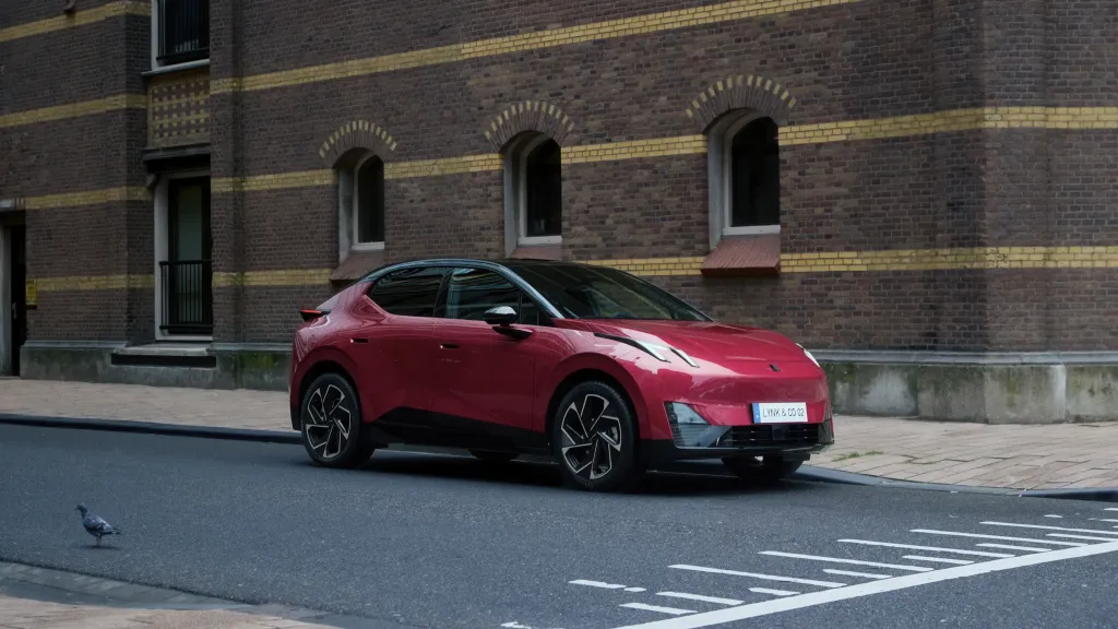 Volvo возьмет на себя импорт и развитие продаж Lynk & Co в Европе