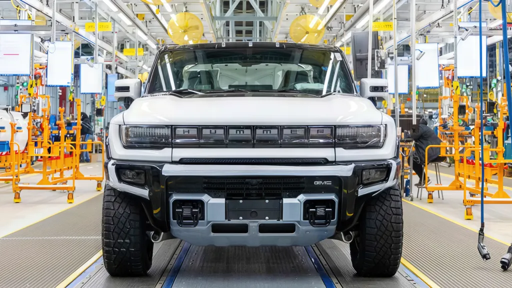 GM временно остановила Factory Zero и отправит домой около 1300 работников из-за слабого спроса на EV