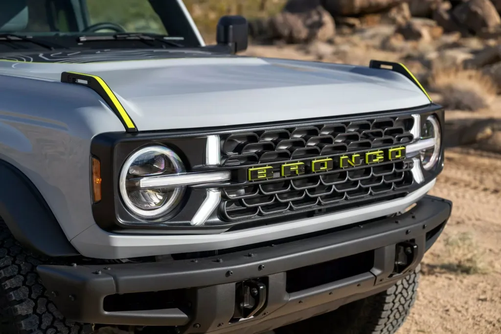 Ford раскрыл интерьер Bronco RTR с акцентами Hyper Lime