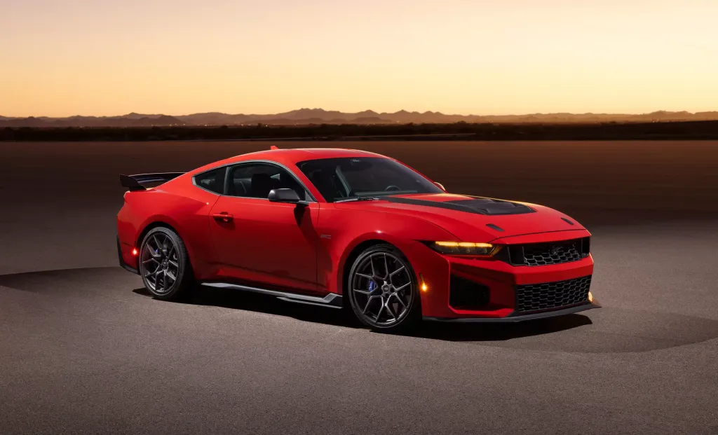 Ford Mustang Dark Horse SC вышел на заказы с компрессорным V8 5.2 мощностью 795 л.с.