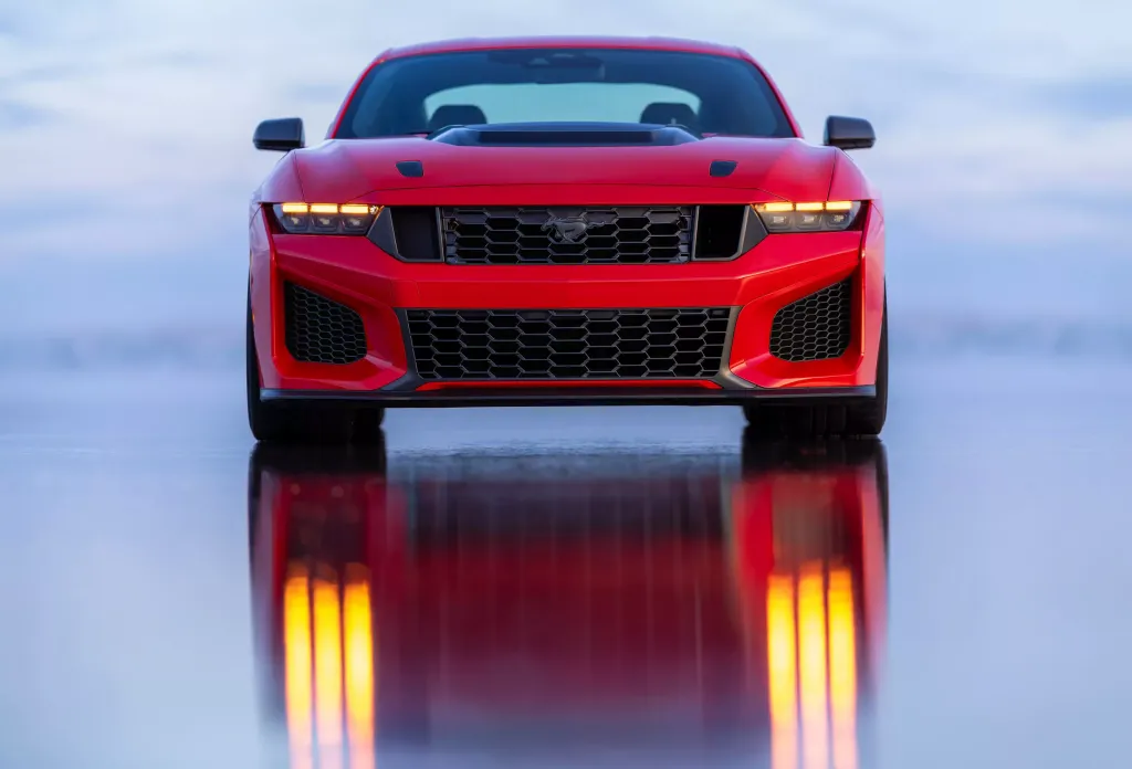 Ford Mustang Dark Horse SC вышел на заказы с компрессорным V8 5.2 мощностью 795 л.с.