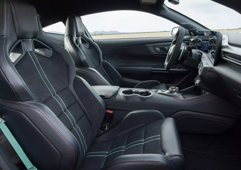 Ford Mustang Dark Horse SC вышел на заказы с компрессорным V8 5.2 мощностью 795 л.с.