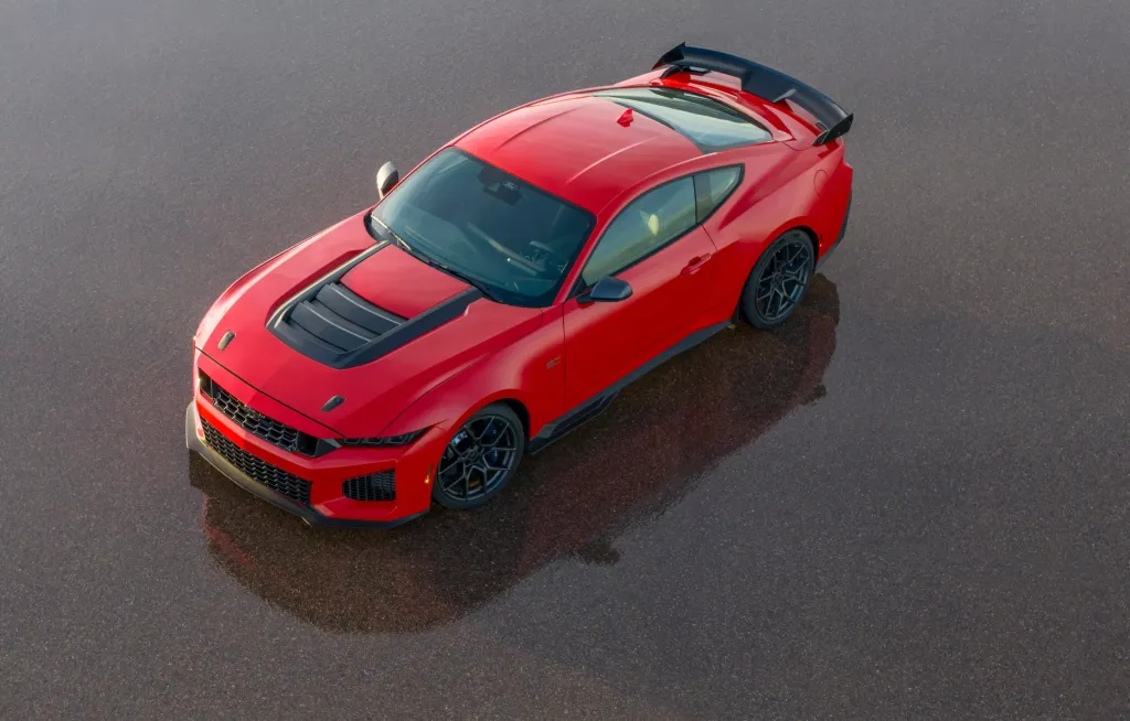 Ford Mustang Dark Horse SC вышел на заказы с компрессорным V8 5.2 мощностью 795 л.с.