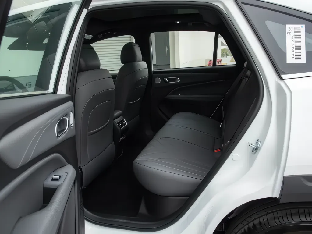 Новый Geely Boyue EREV получил до 375 км EV-запаса хода и до 1525 км суммарной дальности