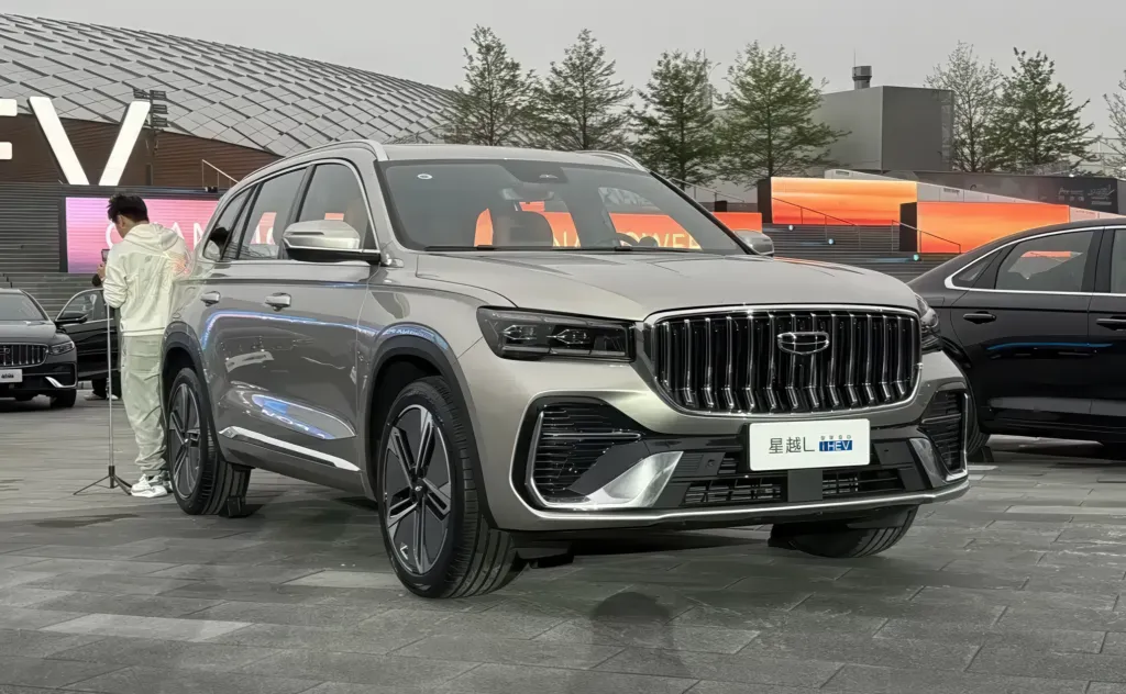 Geely Monjaro i-HEV получил гибрид 230 кВт, расход 4,75 л и цены от 141 700 юаней
