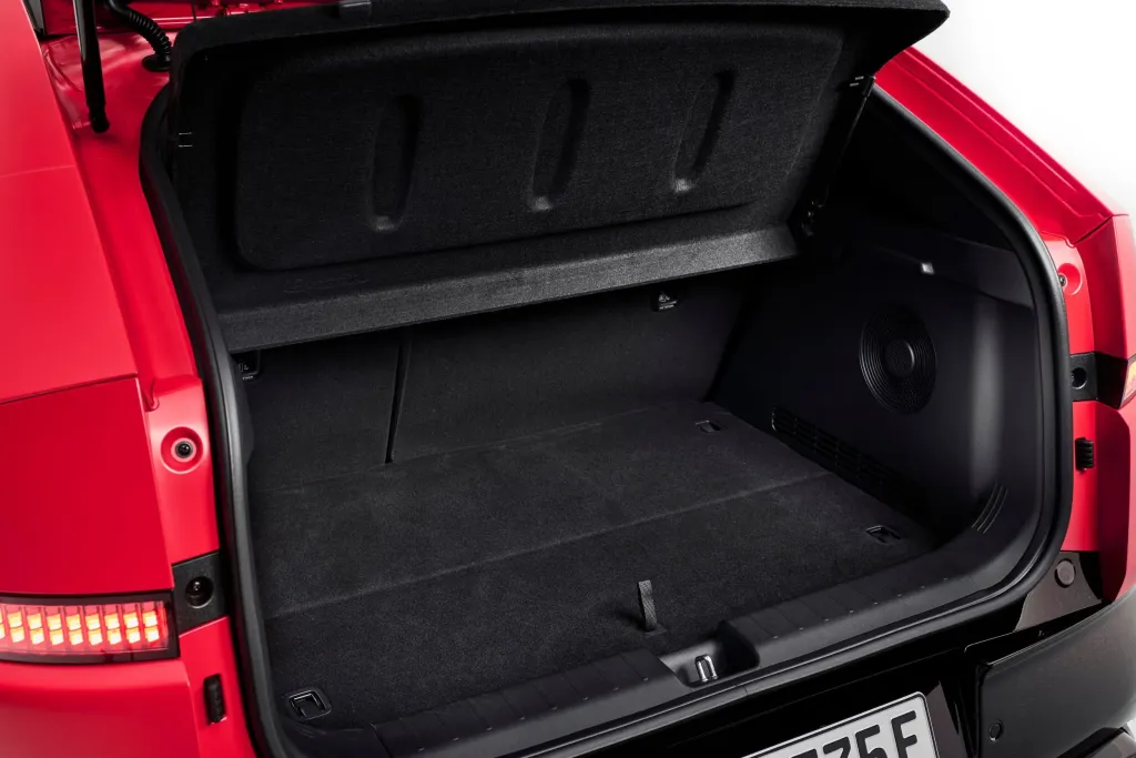 Hyundai Ioniq 3 дебютировал в Европе с платформой E-GMP, запасом до 496 км и салоном Pleos