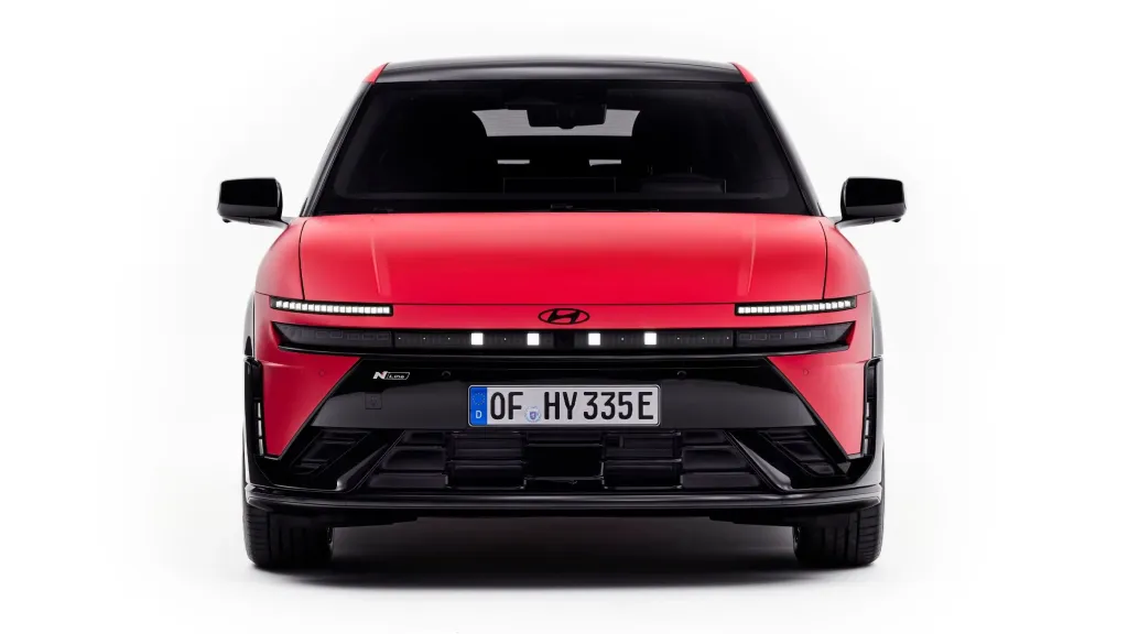 Hyundai Ioniq 3 дебютировал в Европе с платформой E-GMP, запасом до 496 км и салоном Pleos