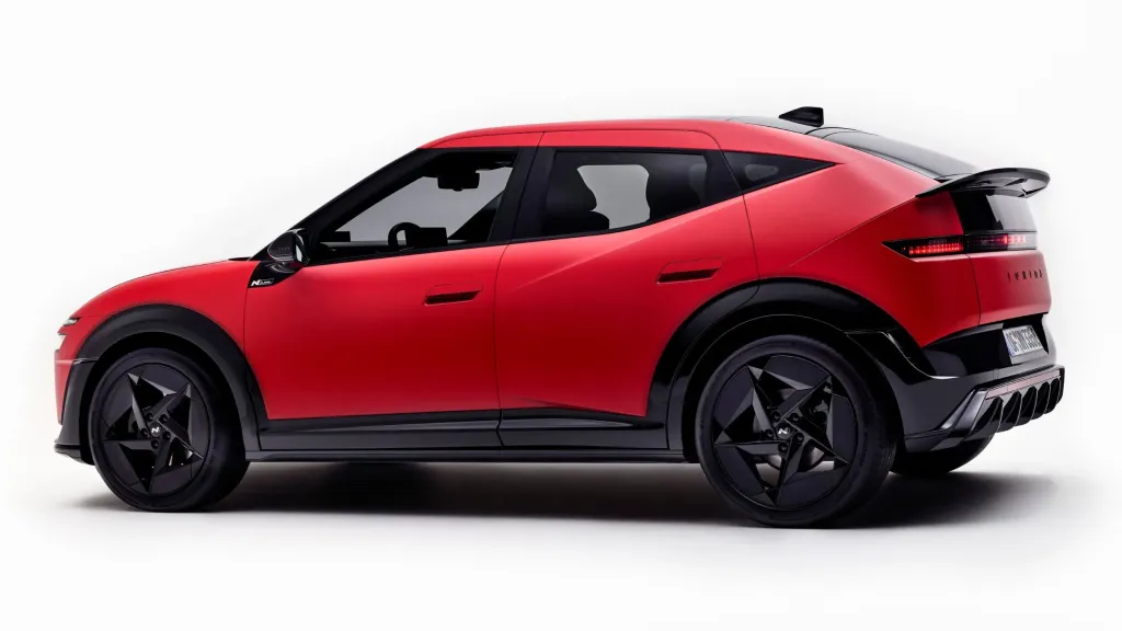 Hyundai Ioniq 3 дебютировал в Европе с платформой E-GMP, запасом до 496 км и салоном Pleos