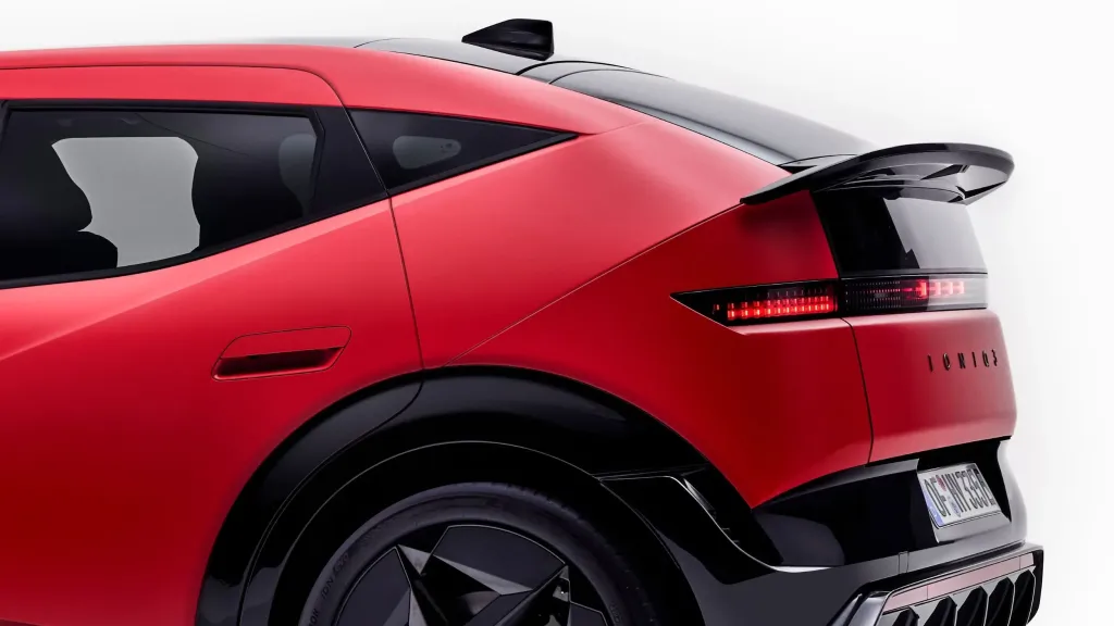 Hyundai Ioniq 3 дебютировал в Европе с платформой E-GMP, запасом до 496 км и салоном Pleos