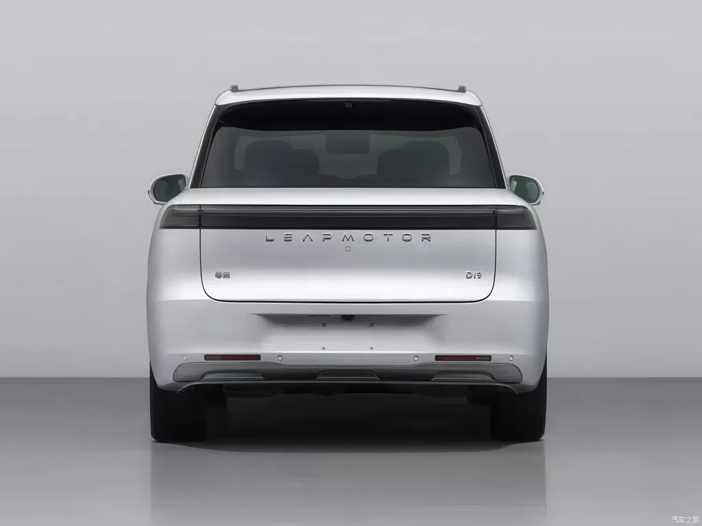 Новый Leapmotor D19 дебютирует 16 апреля с батареей 80,3 кВт·ч у EREV и 720 км у EV