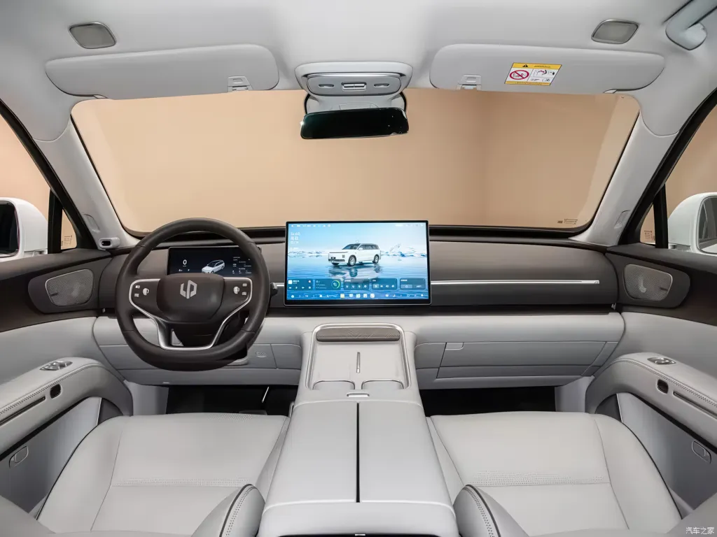 Новый Leapmotor D19 дебютирует 16 апреля с батареей 80,3 кВт·ч у EREV и 720 км у EV