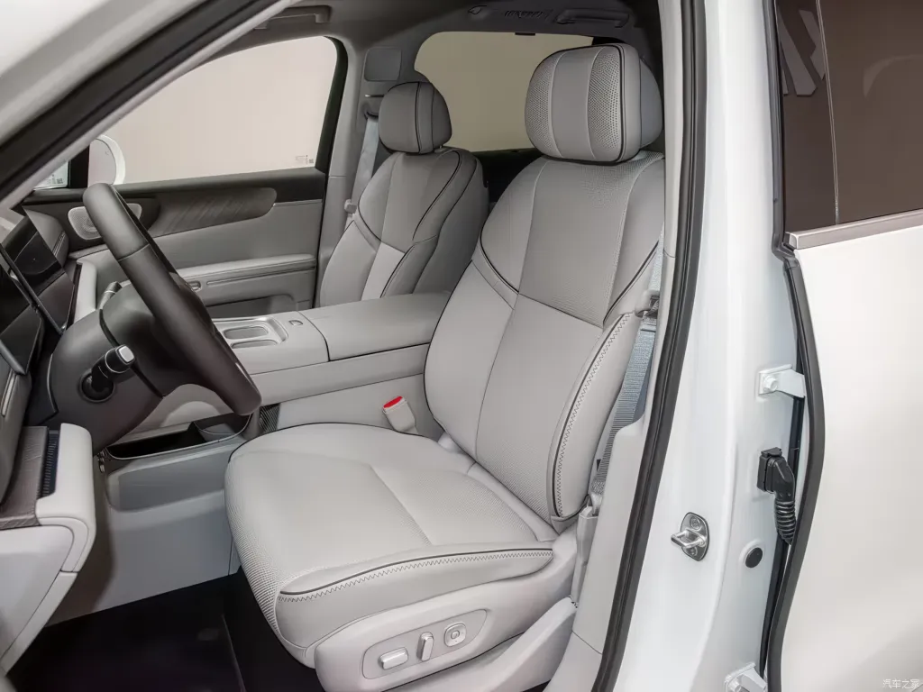 Новый Leapmotor D19 дебютирует 16 апреля с батареей 80,3 кВт·ч у EREV и 720 км у EV