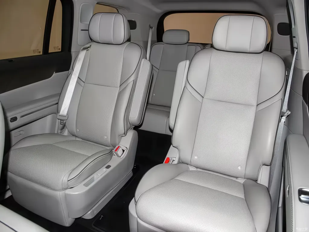 Новый Leapmotor D19 дебютирует 16 апреля с батареей 80,3 кВт·ч у EREV и 720 км у EV