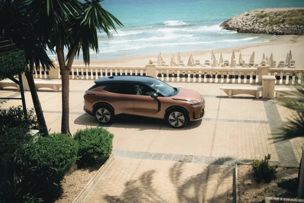 Volvo возьмет на себя импорт и развитие продаж Lynk & Co в Европе