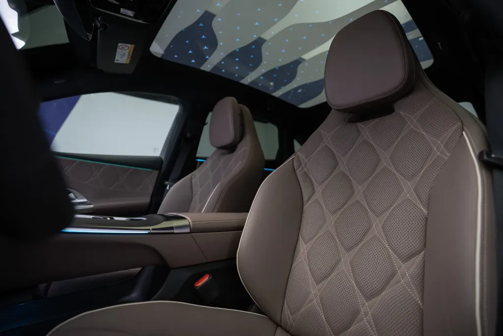 Mercedes-Benz C-Class Electric получил 482 л.с., запас до 762 км и экран Hyperscreen