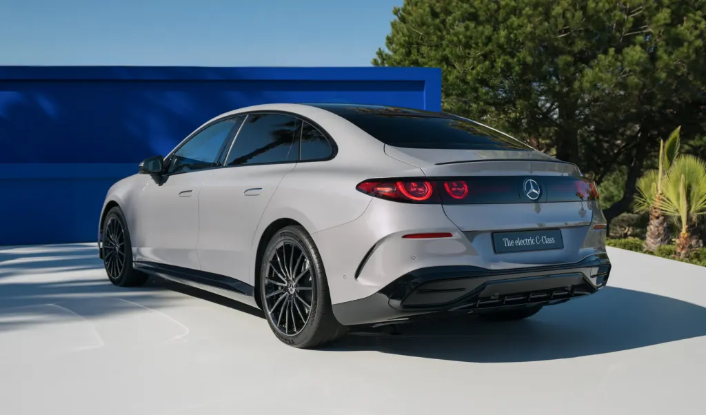 Mercedes-Benz C-Class Electric получил 482 л.с., запас до 762 км и экран Hyperscreen