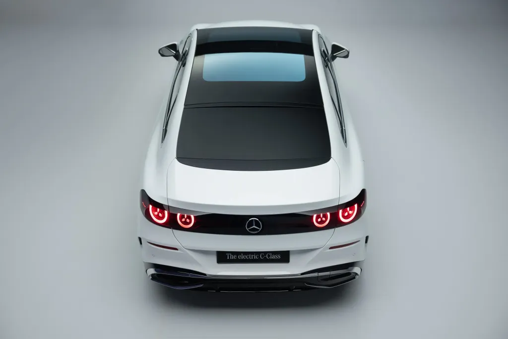 Mercedes-Benz C-Class Electric получил 482 л.с., запас до 762 км и экран Hyperscreen