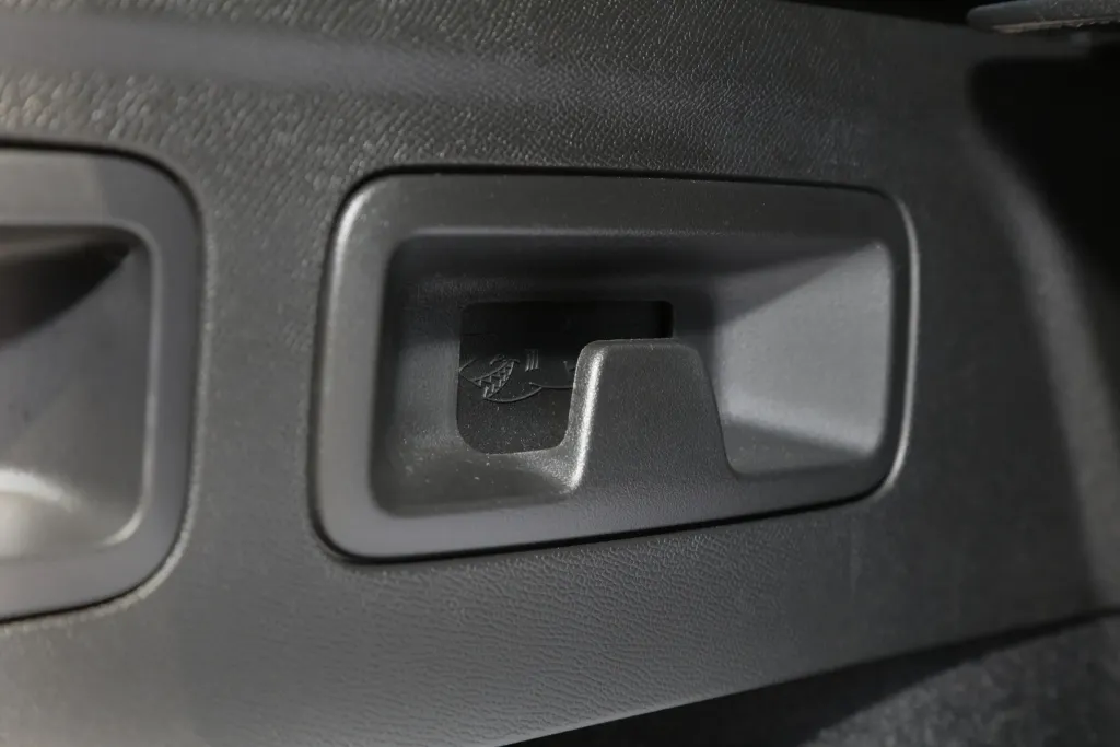 Opel рассказал, как в Astra и других моделях появились спрятанные маленькие акулы