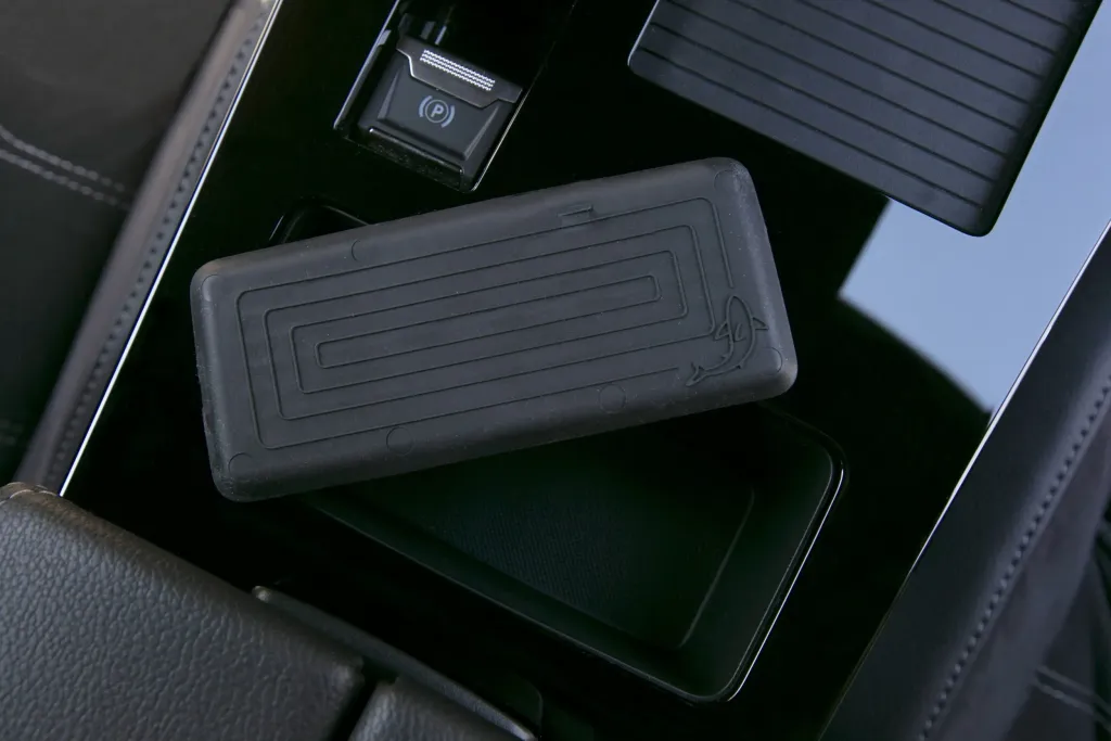 Opel рассказал, как в Astra и других моделях появились спрятанные маленькие акулы