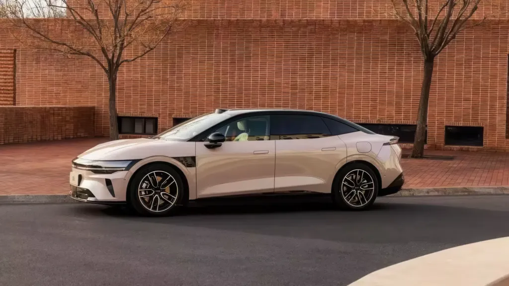 Zeekr открыл предпродажи обновленных 007 и 7 GT с 900-вольтовой архитектурой и мощностью до 784 л.с.