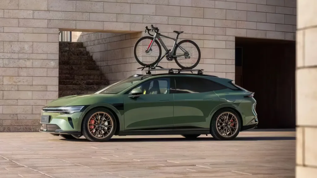 Zeekr открыл предпродажи обновленных 007 и 7 GT с 900-вольтовой архитектурой и мощностью до 784 л.с.