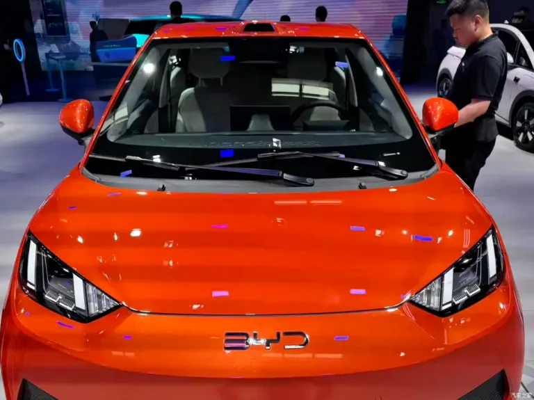 Обновленный BYD Seagull дебютировал в Пекине: лидар, 505 км хода и новый мотор на 60 кВт