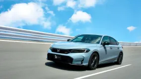 Honda Civic e:HEV RS стартовал в Японии: гибрид на 181 л.с., Prelude S+ Shift и более жесткое шасси